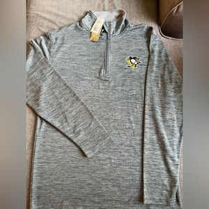 Men’s size small Pittsburgh Penguins long sleeve 1/4 zip